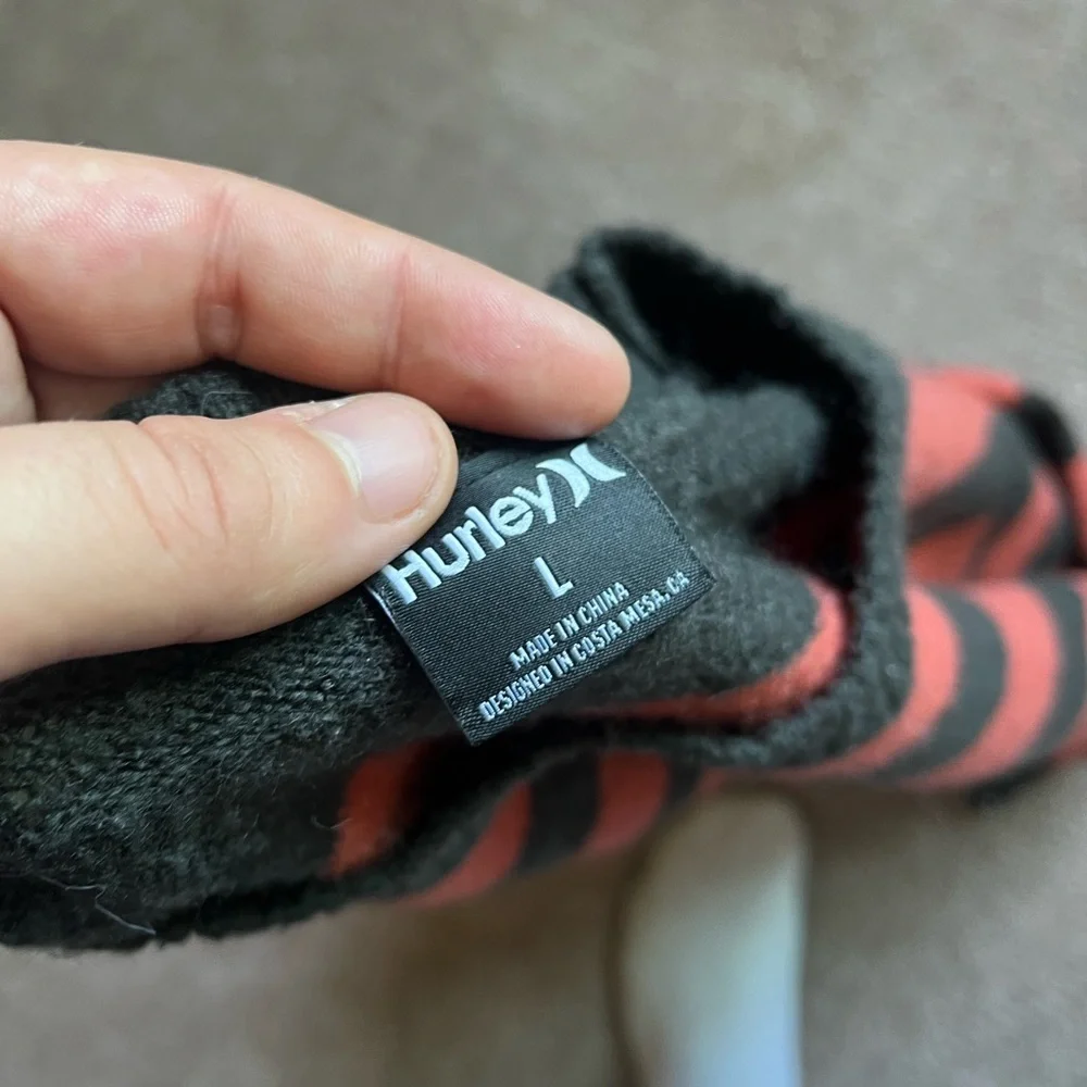 VTG 00’s / Y2K Hurley Red & Black Striped Sweater - Picture 6 of 6